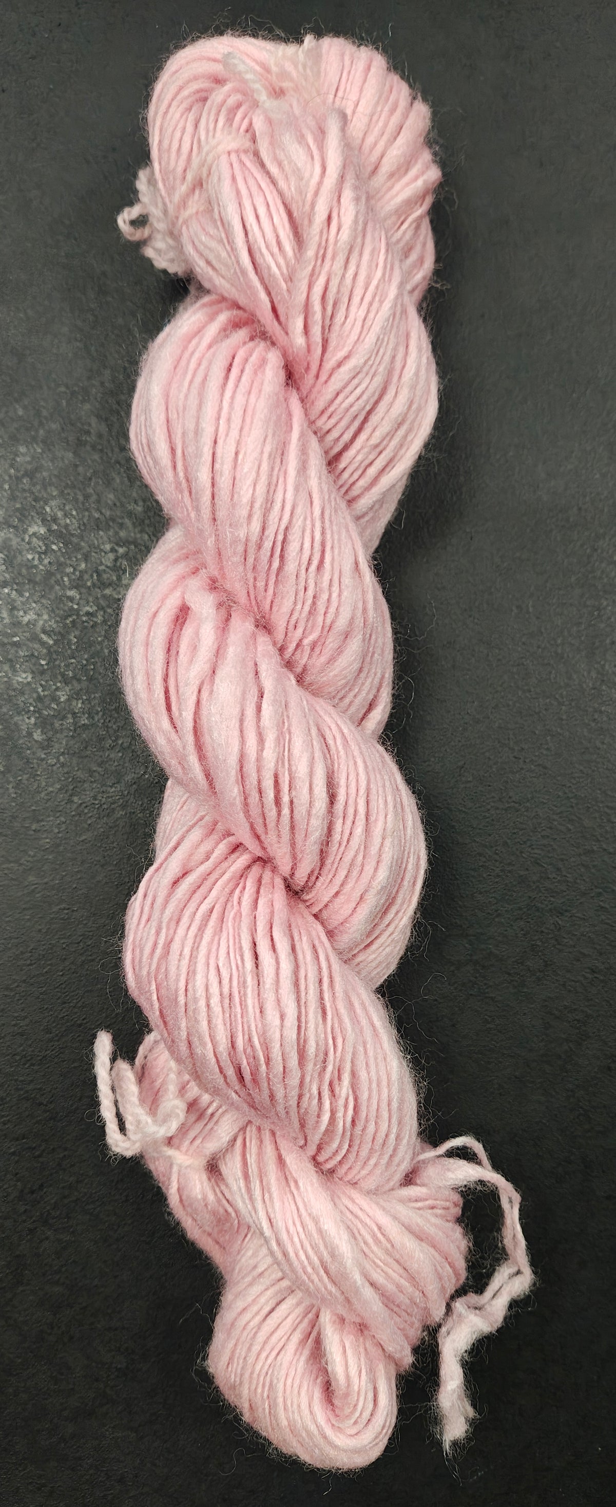 Handspunnet garn, ullmix/mysteriefiber - 50g