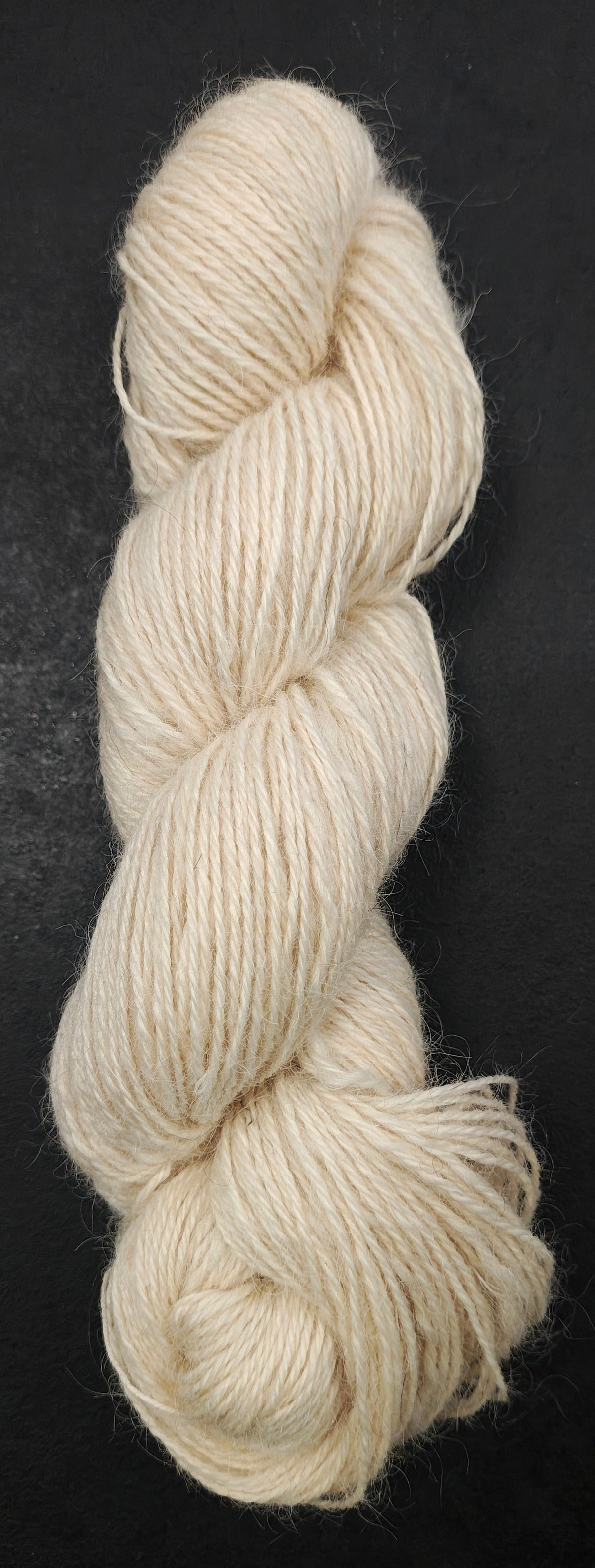 Vitt 3tr halvkamgarn, Liecester - 100g