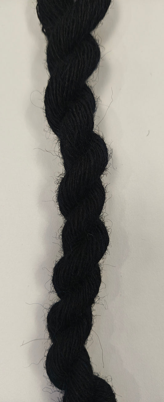 Ullvling av Swedish Textile - Broderigarn Glint Minihärva, ca 5g